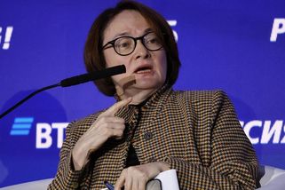 Je to zrada. Poslanci v Rusku začali bojovat proti šéfce centrální banky - Novinky
